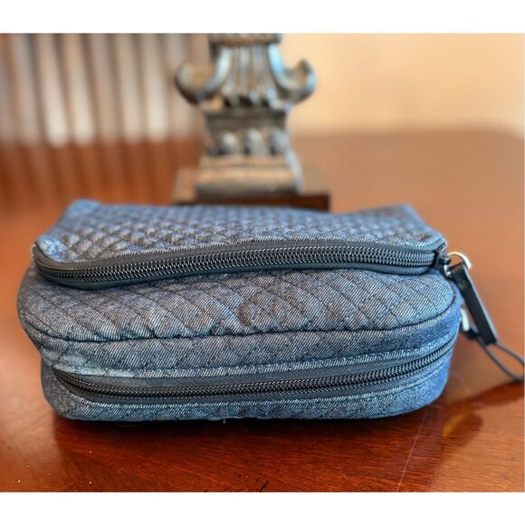 VERA BRADLEY - EUC Iconic Medium Cosmetic Bag/Travel Case in Blue/Grey Denim - Picture 7 of 11